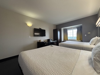 Room, 2 Queen Beds, Accessible, Non Smoking (Mobility)