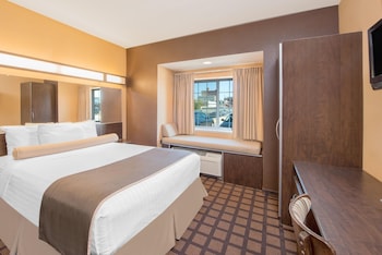 Studio Suite, 1 Queen Bed, Accessible, Non Smoking (Mobility Accessible)