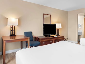 Standard Room, 2 Queen Beds, Non Smoking