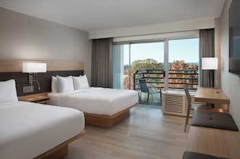 Standard Room, 2 Queen Beds, Balcony