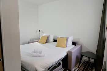 Executive Room, 1 Queen Bed with Sofa bed