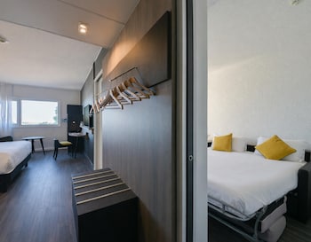 Executive Room, 1 Queen Bed with Sofa bed