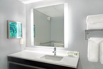 Standard Room, 2 Double Beds, Accessible (Mobility)