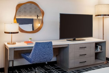 Suite, 2 Queen Beds, Non Smoking, Corner