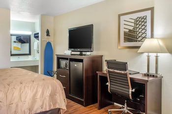Room, 1 King Bed, Accessible, Smoking