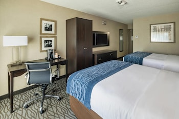 Room, 2 Queen Beds, Non Smoking, Ground Floor