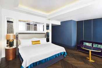 Junior Suite with King Bed