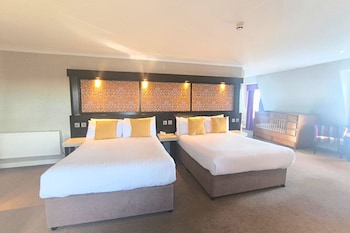 Deluxe Family Suite - 2 Double Beds & 1 Single Bed