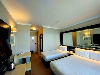 Family Room (2A+1CH)