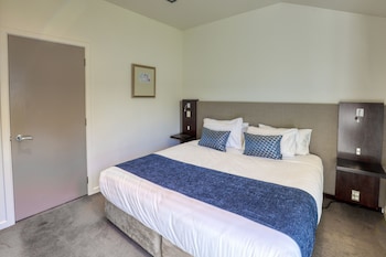 Two Bedroom Apartment with Courtyard