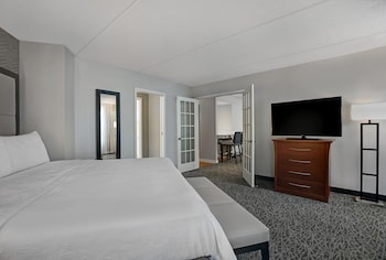 Suite, 1 King Bed, Non Smoking