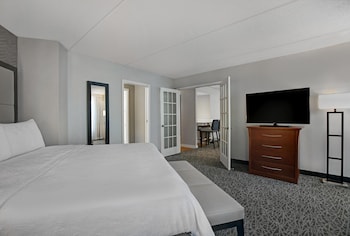 Suite, 1 King Bed, Non Smoking