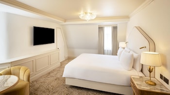 Executive Room, 1 King Bed (Refurbished)