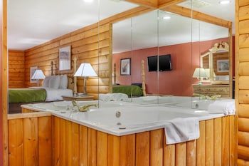 Suite, 1 Queen Bed, Non Smoking