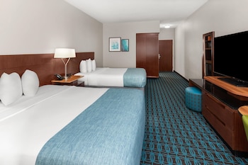 Room, 2 Queen Beds, Mobility Accessible, Non Smoking (Hearing)
