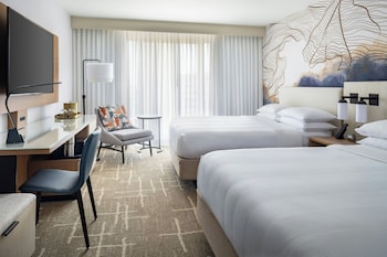 Room, 2 Queen Beds (Mobility Accessible, Roll-In Shower)