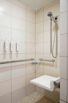 Room, 2 Queen Beds (Mobility Accessible, Roll-In Shower)