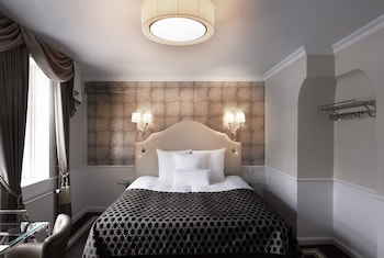 Superior double room with a double bed or twin beds