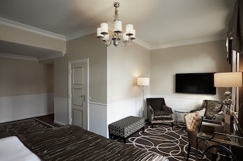 Junior Suite with Lounge access