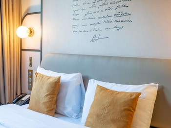 Privilege, Room, Multiple Beds