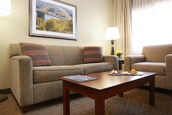 Suite, 1 King Bed, Balcony