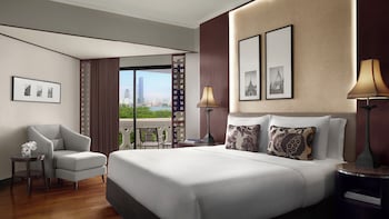 Deluxe River View Room