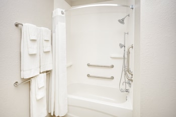 Suite, 1 King Bed, Mobility Accessible (Accessible Tub)