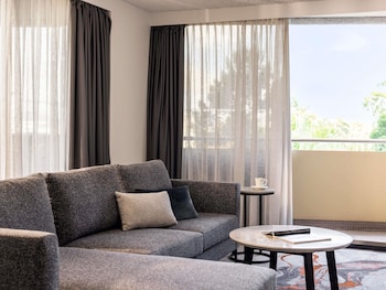 Junior Room, 1 King Bed, Balcony