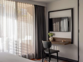 Superior Room, 1 Queen Bed