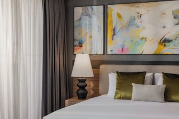 Junior Room, 1 King Bed, Balcony