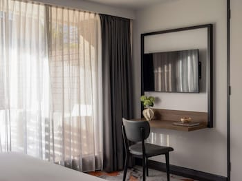 Superior Room, 1 Queen Bed