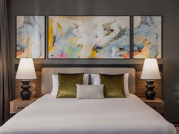 Junior Room, 1 King Bed, Balcony