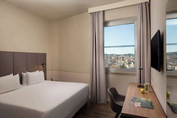 Premium Room (City View)