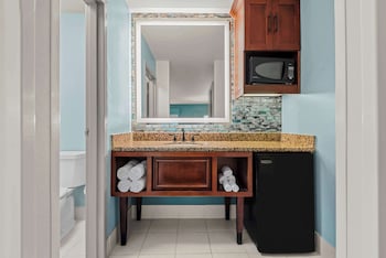 Standard Room, 1 King Bed, Non Smoking, Refrigerator & Microwave