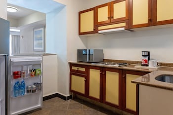 Three Bedroom Villa with Two King Beds and Two Double Beds - Non-Smoking