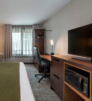 Room, 1 King Bed, Non Smoking, Top Floor No Pets