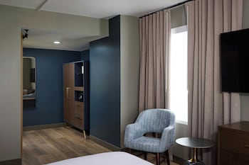 Deluxe Room, 1 King Bed
