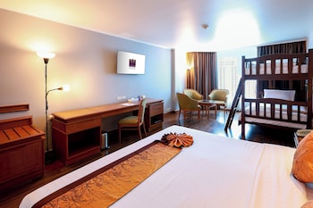 Family Room, Multiple Beds