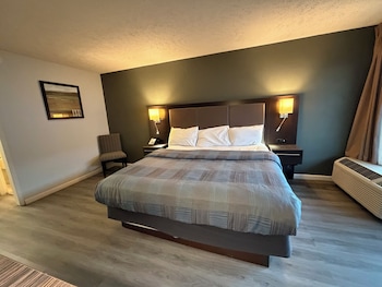 Standard Room, 1 King Bed, Smoking