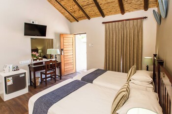 Room, 2 Twin Beds, Garden View