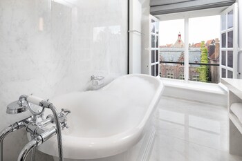 Executive Room (Royal)
