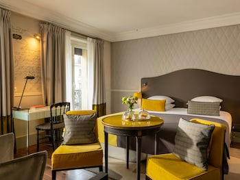 Deluxe Room Opera View