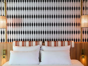 Superior Room, 1 King Bed with Sofa bed, Balcony, City View