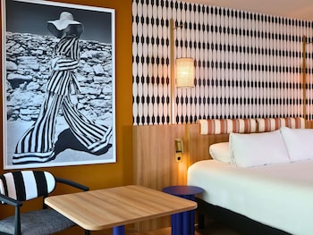 Superior Room, 1 Double Bed (City side)