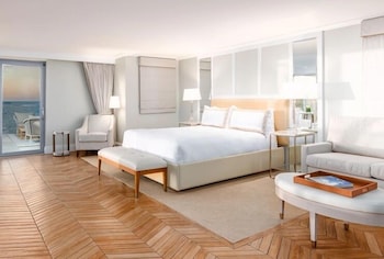 Oceanview Accessible King Catalina Suite