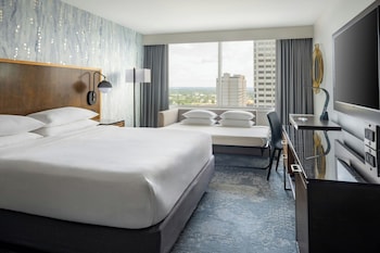 Room, 1 King Bed (Mobility Accessible, Roll-In Shower)