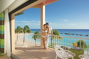 Sun Club Honeymoon Junior Suite