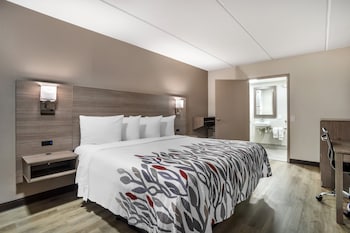 Deluxe Room, 1 King Bed, Accessible, Non Smoking
