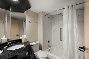 Suite, 1 King Bed, Smoking