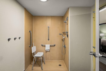 Room, 1 Queen Bed, Accessible, Non Smoking